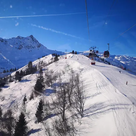 & Cozy Facing The Gondola - La Boule De Neige 112 לה קונטמין מונז'ואה