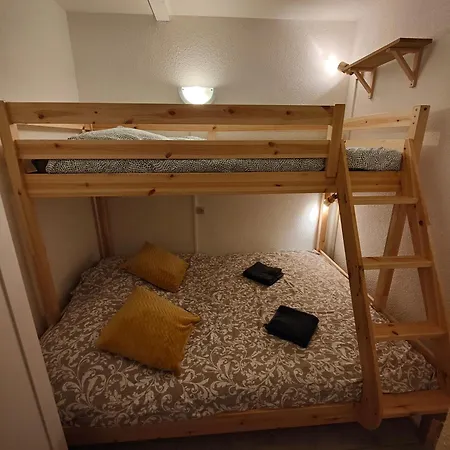 & Cozy Facing The Gondola Apartment